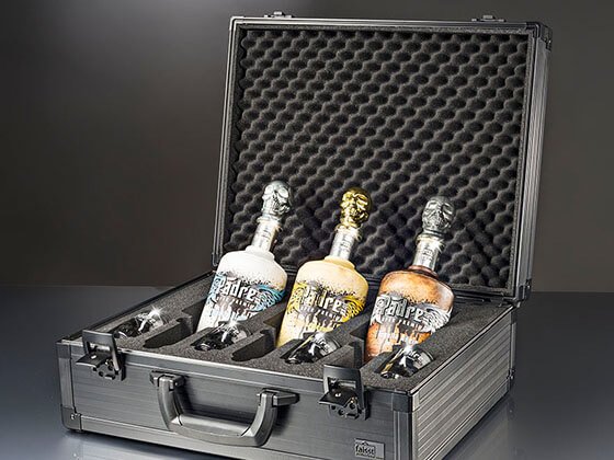 Koffer voor tequilaflessen met bijpassende schuiminzetstukken